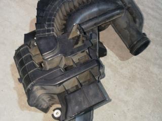 резонатор воздушного фильтра Mazda 5 CR 2006, 2.0 л., бензин, АКПП, белый, минивэн