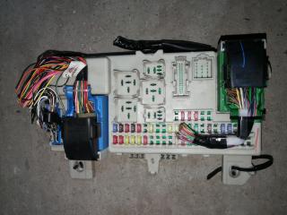 блок комфорта Mazda 3 1 поколение [рестайлинг] 2007, 2.0 л., бензин, АКПП, красный, седан, правый руль