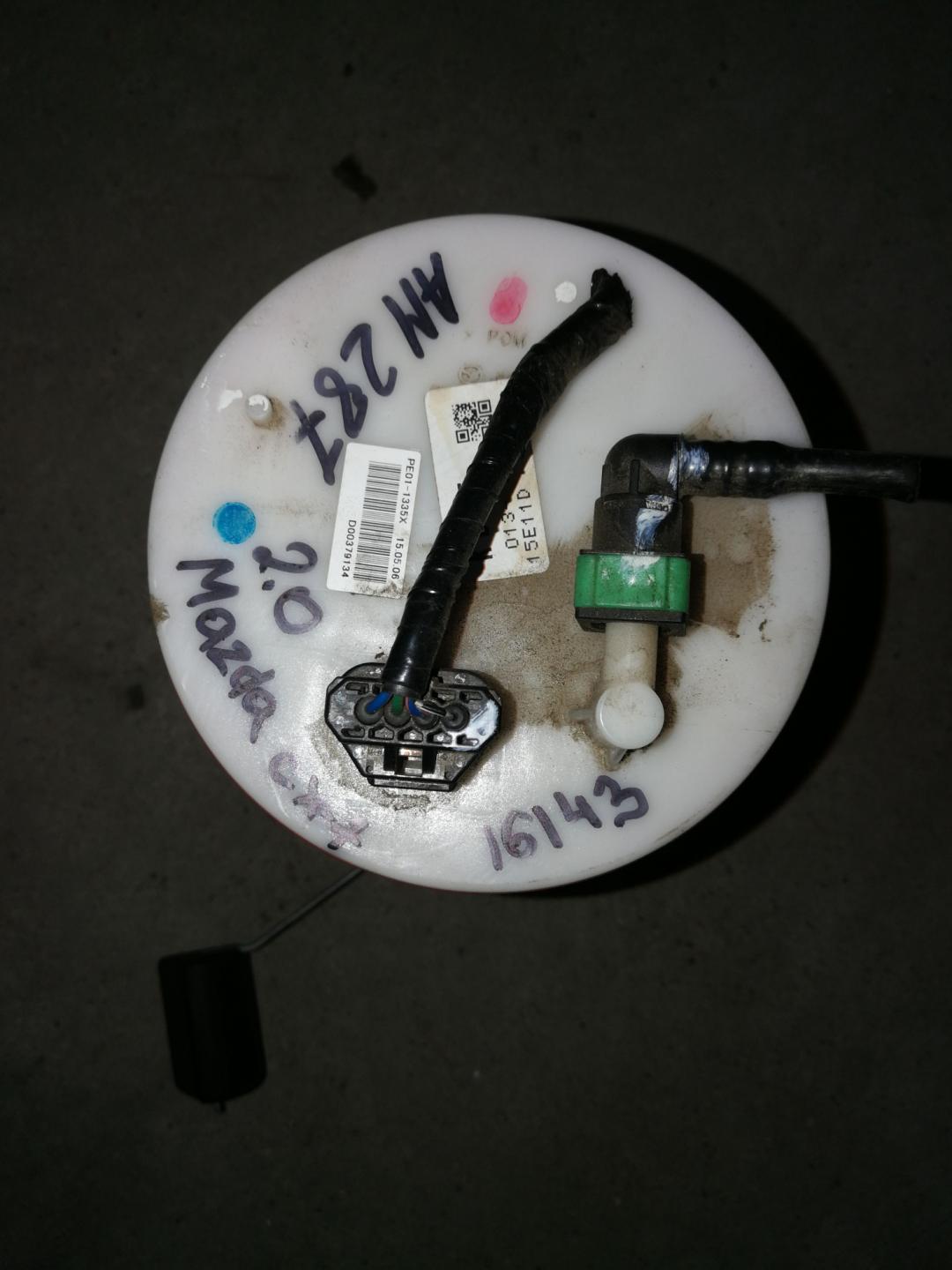 насос топливный Mazda CX-5 1 поколение 2015, 2.0 л., бензин, АКПП, серебристый, внедорожник 5 дв., передний привод, правый руль - фото №1