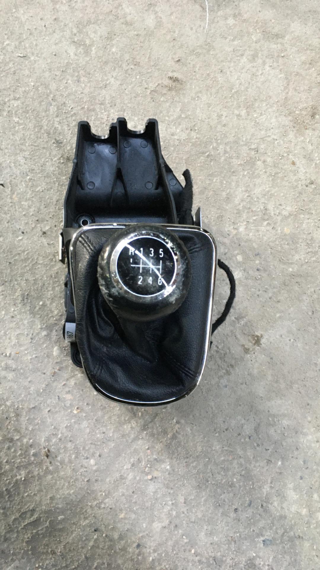 кулиса Chevrolet Cruze 1 поколение 2011, 1.4 л., бензин, МКПП, белый, седан, правый руль - фото №1