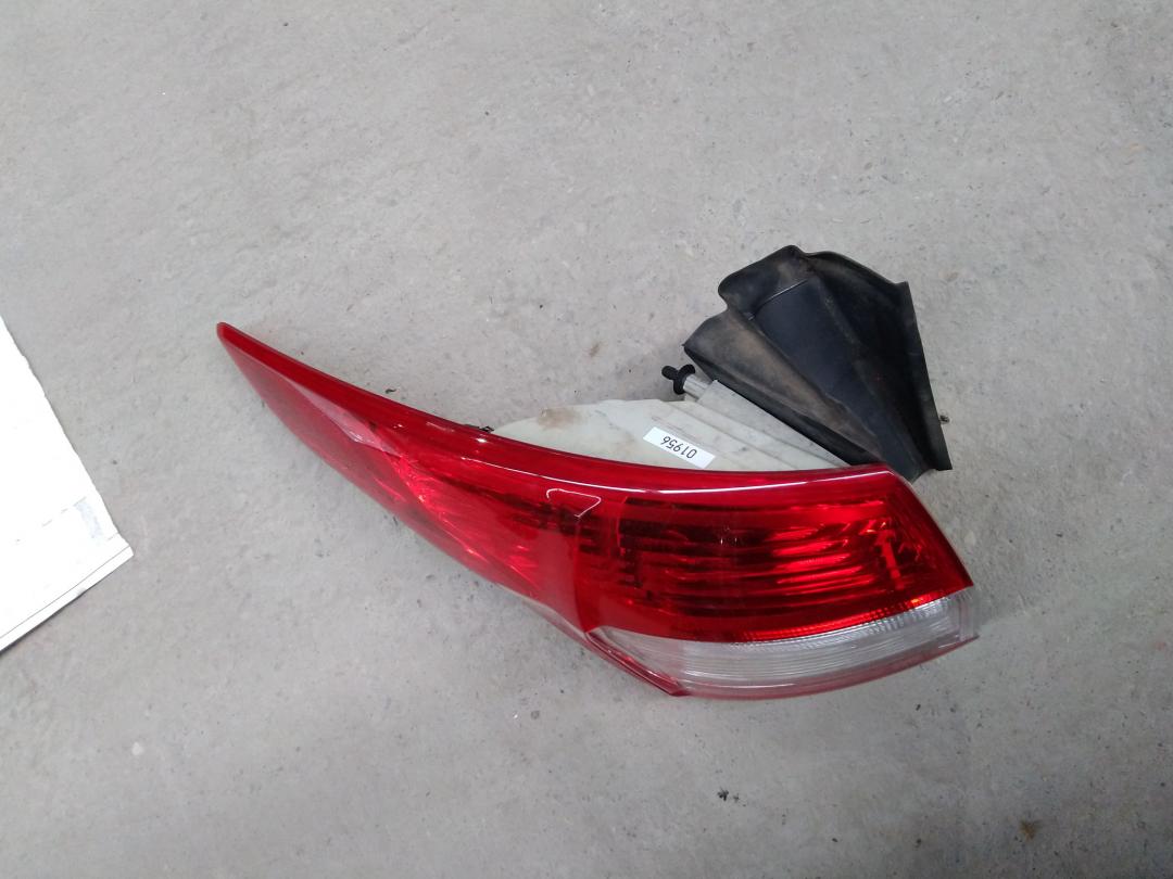 фонарь задний левый Ford Kuga 2 поколение 2015, 2.0 л., T8MB, дизель, АКПП, черный, внедорожник 5 дв., правый руль - фото №1