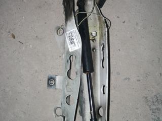 петля капота Volvo V70 2 поколение [рестайлинг] 2006, 2.4 л., бензин, АКПП, белый, универсал, правый руль