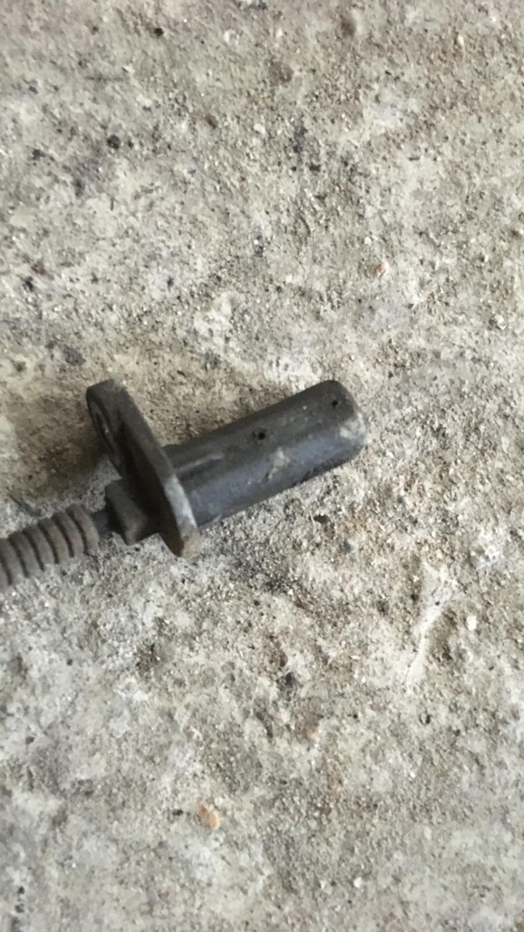 датчик ABS Volvo XC90 1 поколение 2004, 2.9 л., бензин, АКПП, серебристый, универсал, правый руль - фото №1