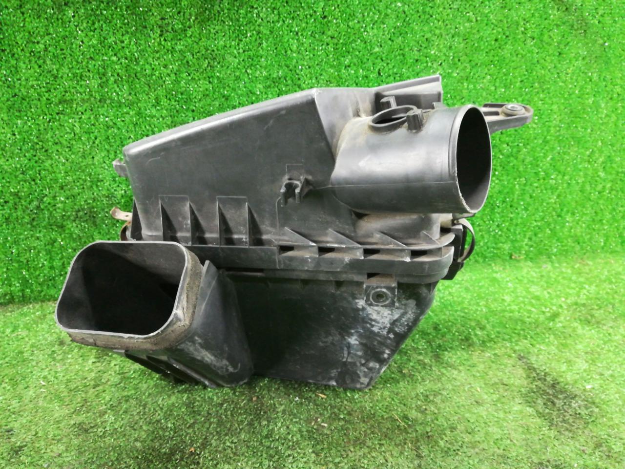 корпус воздушного фильтра Lexus GS 3 поколение 2006, 3.5 л., 2GR-FSE, бензин, АКПП, синий, седан, задний привод, правый руль - фото №1