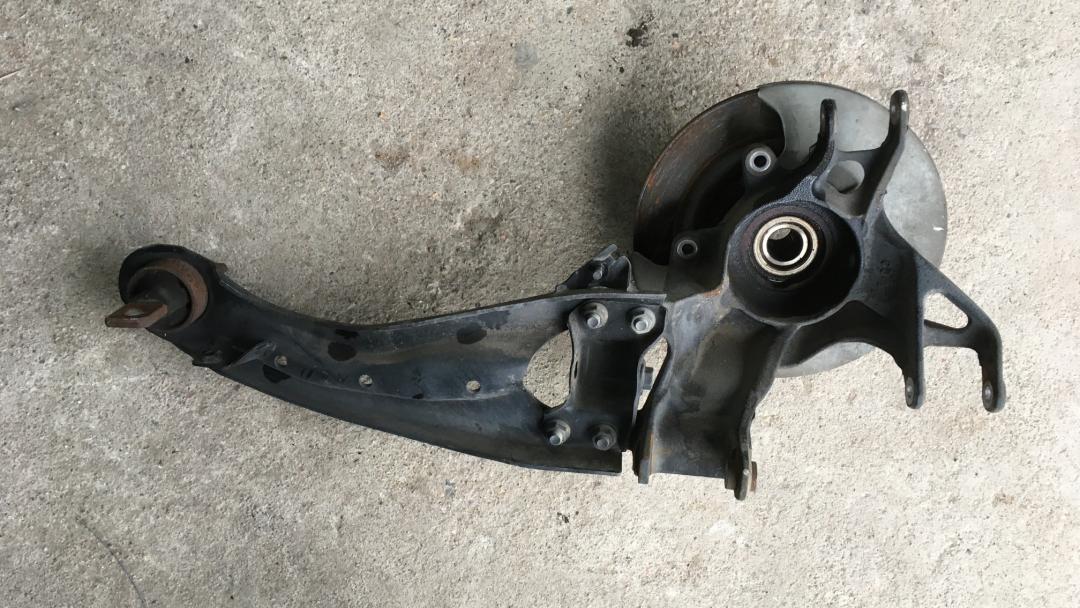 рычаг задний правый Mazda 6 GG 2004, 2.3 л., бензин, АКПП, серый, универсал, полный привод, правый руль - фото №1