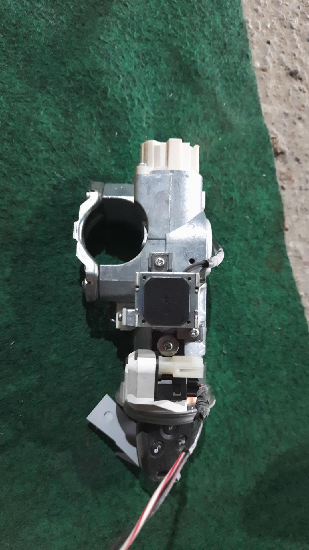 замок зажигания Subaru Forester 3 поколение (SH) 2009, 2.5 л., EJ253, бензин, АКПП, синий, внедорожник 5 дв., правый руль - фото №1