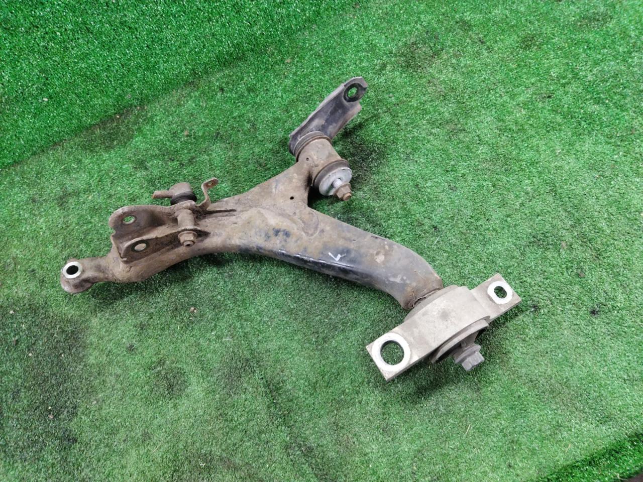 рычаг передний левый Lexus GS 3 поколение 2006, 3.5 л., 2GR-FSE, бензин, АКПП, синий, седан, задний привод, правый руль - фото №1