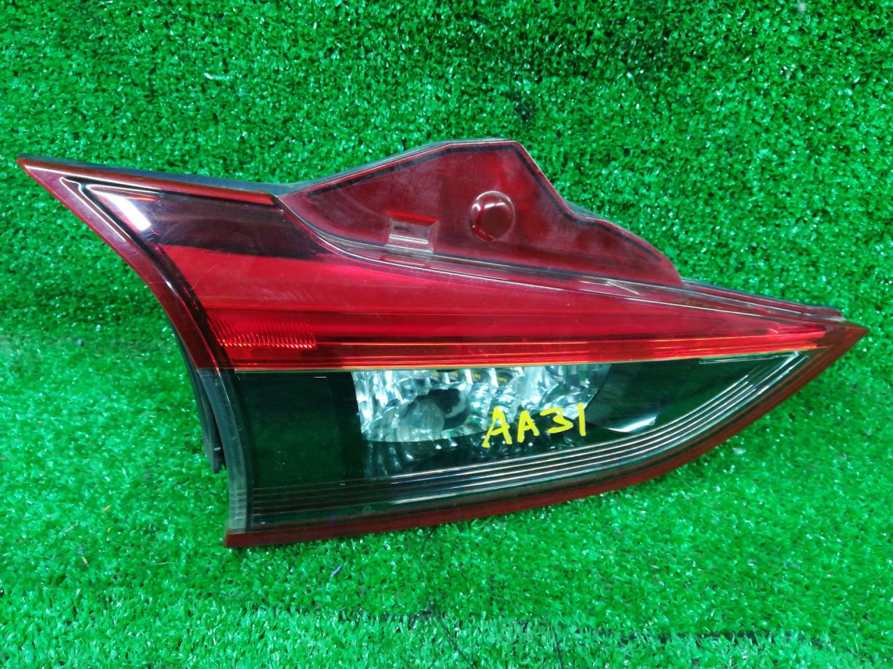 фонарь крышки багажника левый Mazda 6 GJ 2013, 2.2 л., дизель, АКПП, серый, универсал, передний привод, правый руль, GHP9513F0 - фото №1