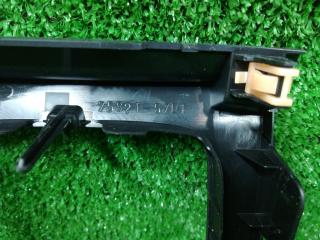 рамка обрамление кулисы Suzuki Kizashi 1 поколение RE91S 2012, 2.4 л., J24B, бензин, АКПП, rhfcysq, седан, передний привод, правый руль, 75821-57L1