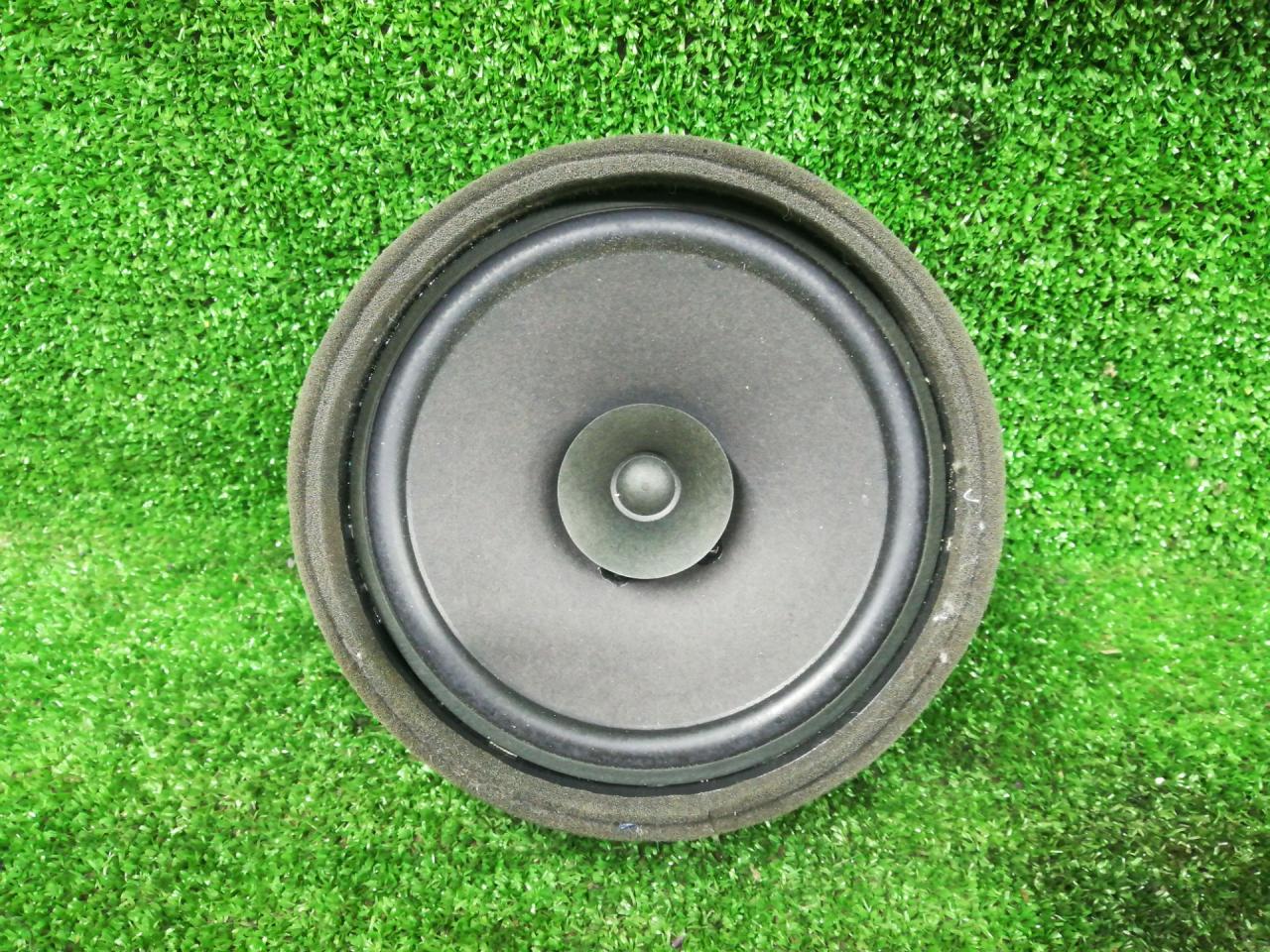 динамик двери Mitsubishi Outlander 2 поколение 2008, 3.0 л., i, 6B31, бензин, красный, внедорожник 5 дв., полный привод, 8720A017, 7H804A - фото №1