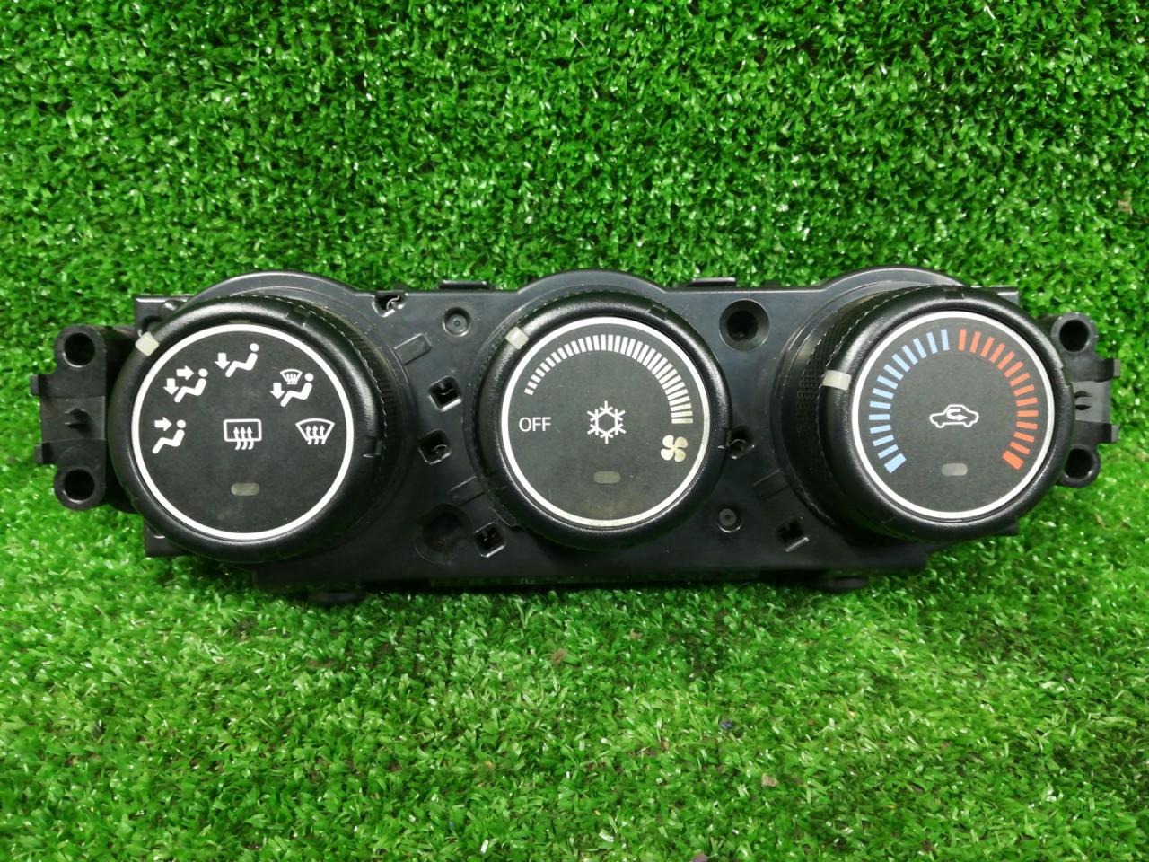 блок управления печки / климат-контроля Mitsubishi Lancer 10 поколение 2009, 2.0 л., бензин, АКПП, 7820A083XA - фото №1