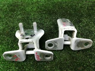 петля двери Mitsubishi Lancer 10 поколение [рестайлинг] 2015, 2.0 л., 4B11, бензин, вариатор, белый, седан, передний привод, правый руль