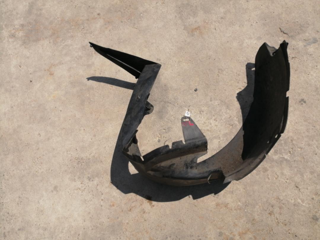 защита арок задняя правая (подкрылок) Renault Laguna 2 поколение 2005 - фото №1