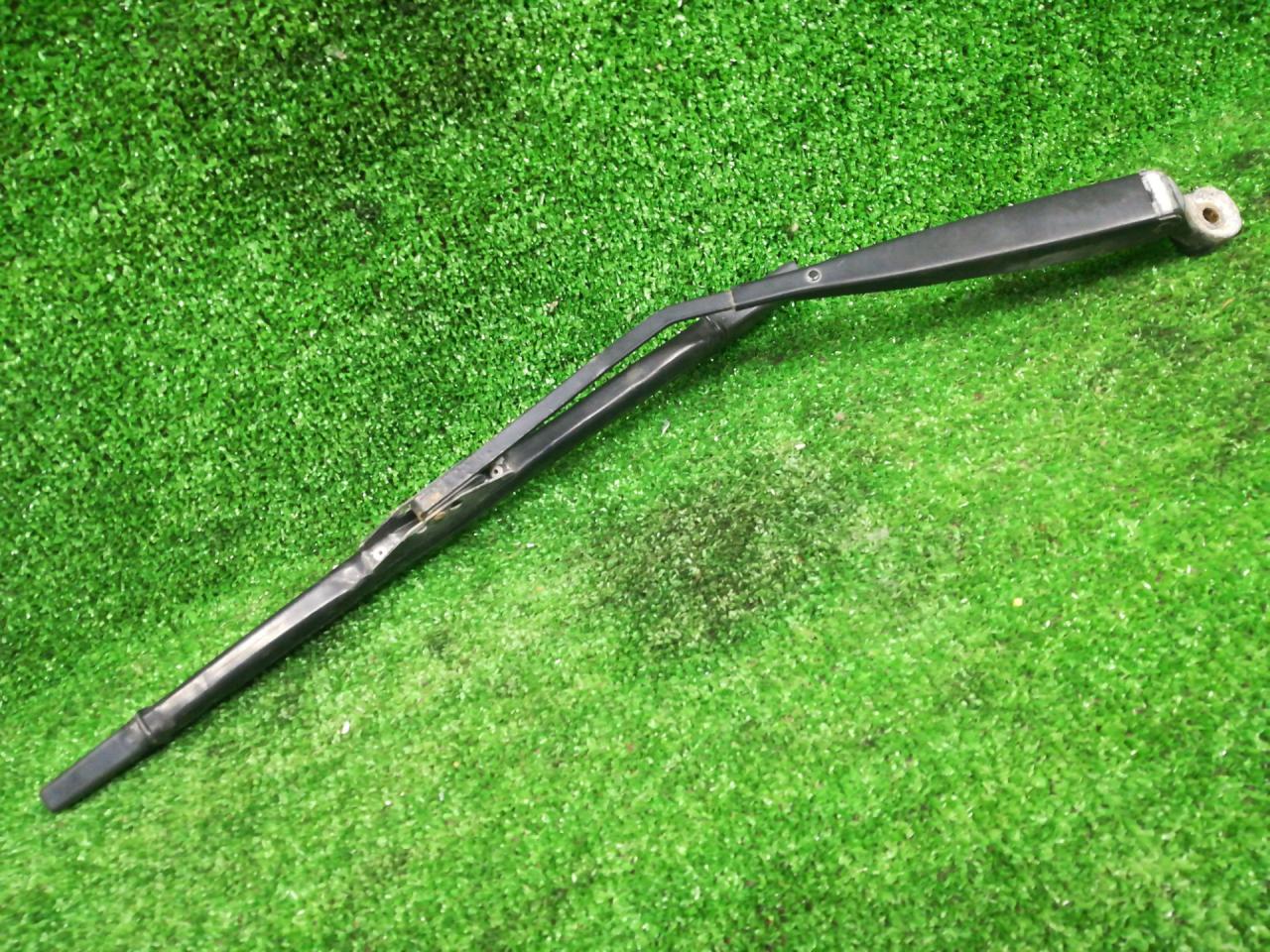 щеткодержатель задний Chevrolet Equinox 1 поколение 2005, 3.4 л., бензин, АКПП, хетчбэк 5 дв., полный привод - фото №1