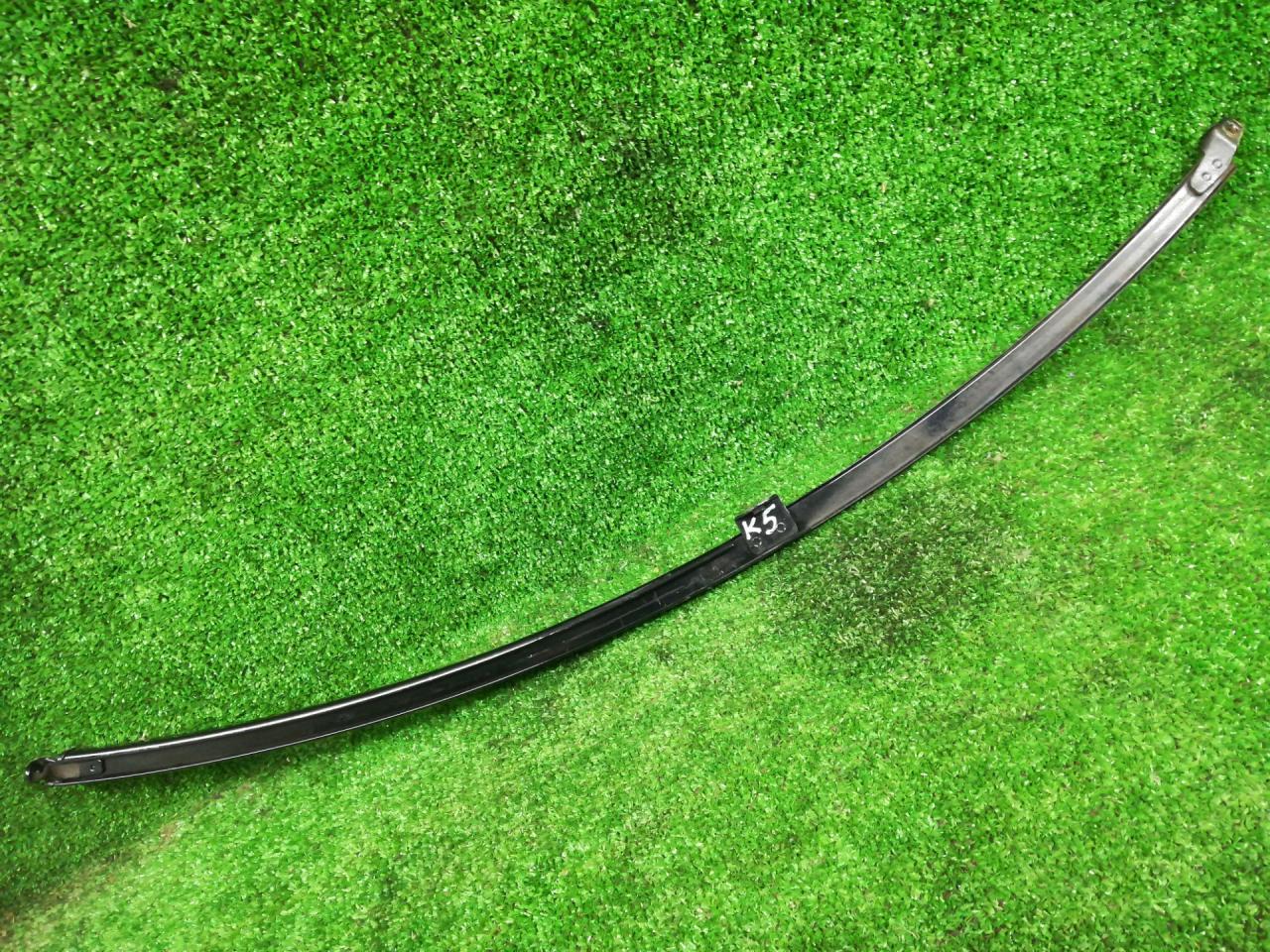 направляющая стекла задней левой Lexus GS 2 поколение 2000 - фото №1