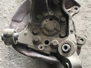 кулак задний левый Nissan Maxima A34 2005