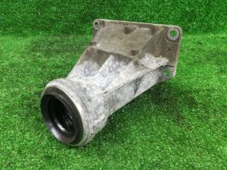 кронштейн полуоси BMW 5 серия F07/F10/F11 [рестайлинг] F10 2013, 2.0 л., бензин, АКПП, белый, седан, полный привод, 757865303