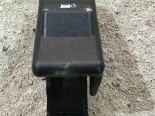 ручка открытия лючка топливного бака Mazda CX-9 2 поколение 2017, 2.5 л., бензин, АКПП, красный, полный привод, правый руль