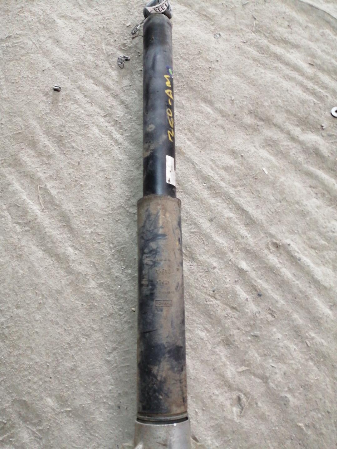 амортизатор задний Ford Escape 3 поколение C520 2015, 2.0 л., T8MB, дизель, АКПП, белый, правый руль - фото №1