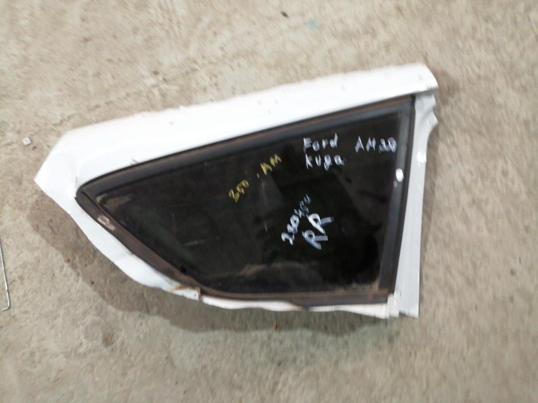 стекло кузовное боковое правое Ford Escape 3 поколение C520 2015, 2.0 л., T8MB, дизель, АКПП, белый, правый руль - фото №1