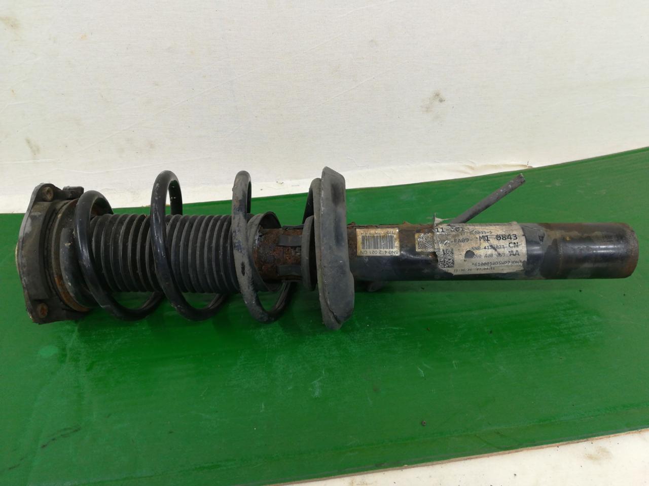 стойка передняя правая Volkswagen Tiguan 1 поколение 2011, 2.0 л., бензин, АКПП, внедорожник 5 дв., 5N0412021CN - фото №1