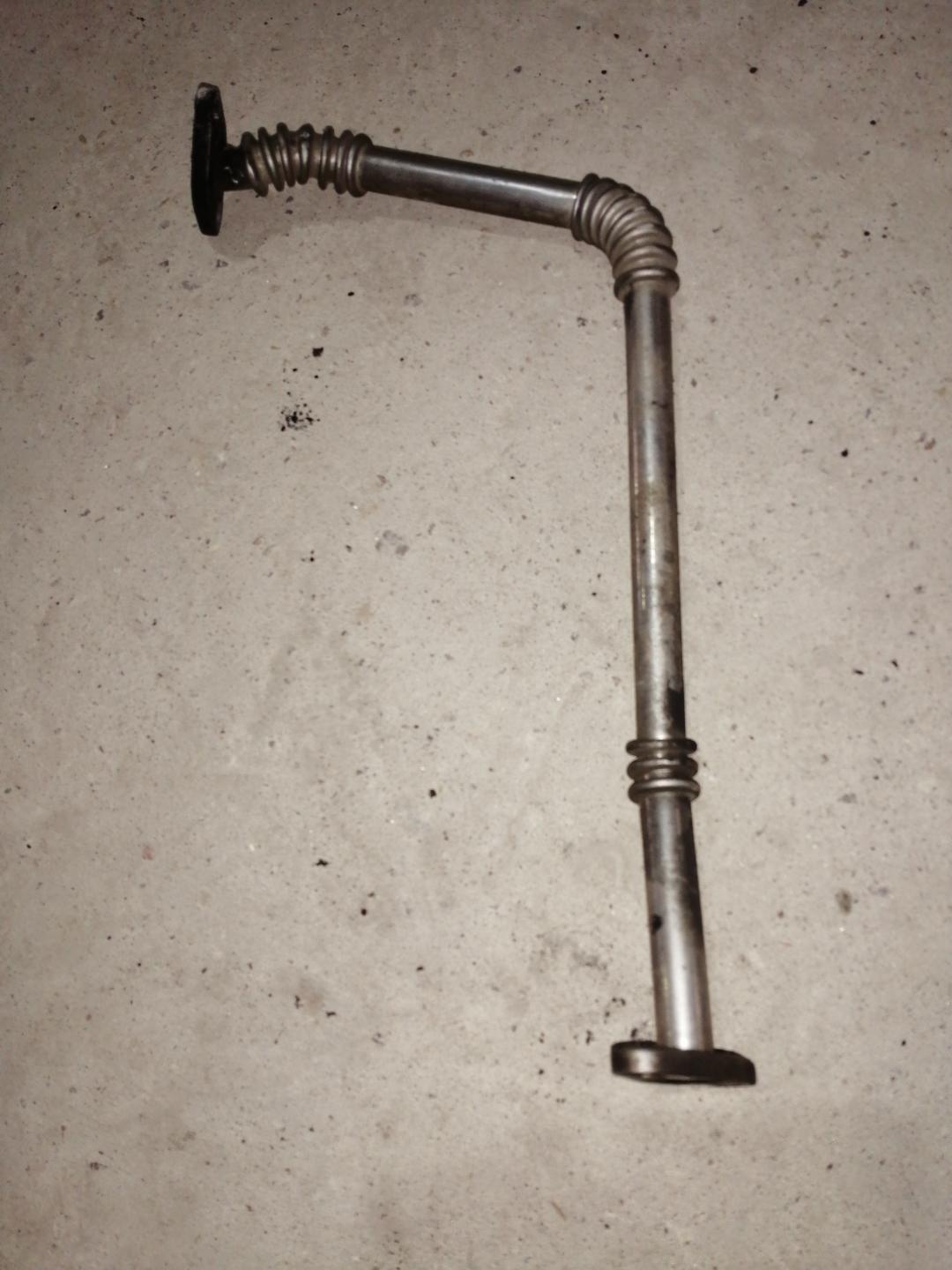 масляная трубка турбины SsangYong Rodius 1 поколение 2007, 2.7 л., D27DT, дизель, АКПП, серебристый, правый руль - фото №1