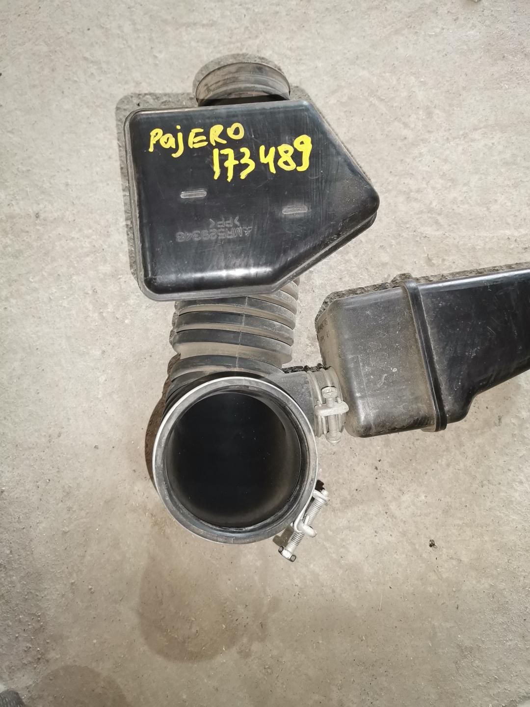 гофра инжектора Mitsubishi Pajero 3 поколение 2000, 3.5 л., 6G74 (SOHC 24V), бензин, АКПП, синий, правый руль - фото №1