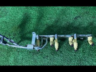 топливная рампа Mazda MPV LW 2002, 2.5 л., бензин