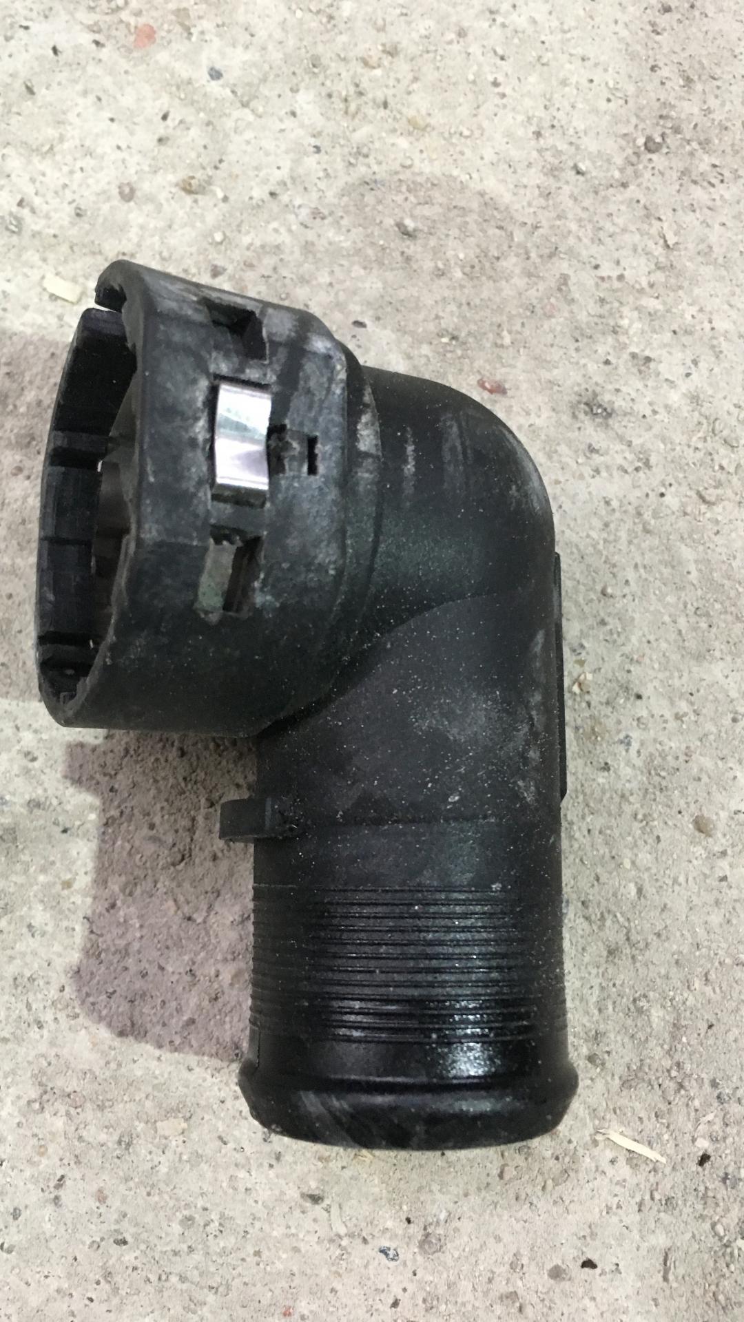 патрубок радиатора Volkswagen Passat B6 2007, 3.2 л., AXZ, бензин, АКПП, черный, седан, полный привод, правый руль - фото №1