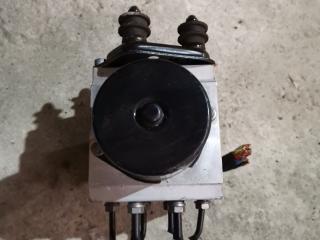 блок ABS Volkswagen Passat B6 2007, 2.0 л., FSI, BVY, бензин, серебристый, передний привод, правый руль, 3C0614109A