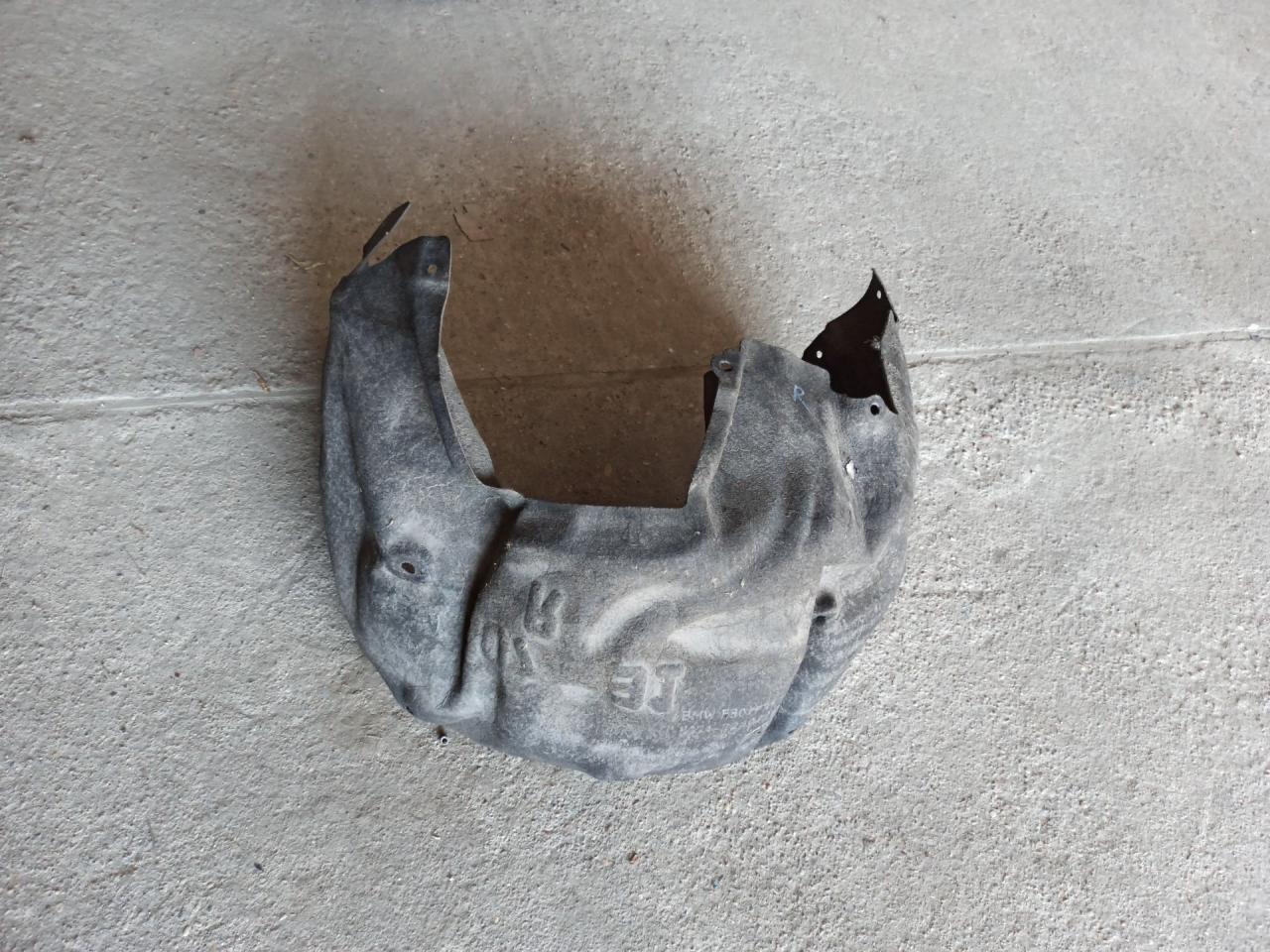 защита арок задняя правая (подкрылок) BMW 3 серия F30/F31/F34 F30 2013, 2.0 л., N20 B20 A, бензин, АКПП, черный, седан, полный привод - фото №1