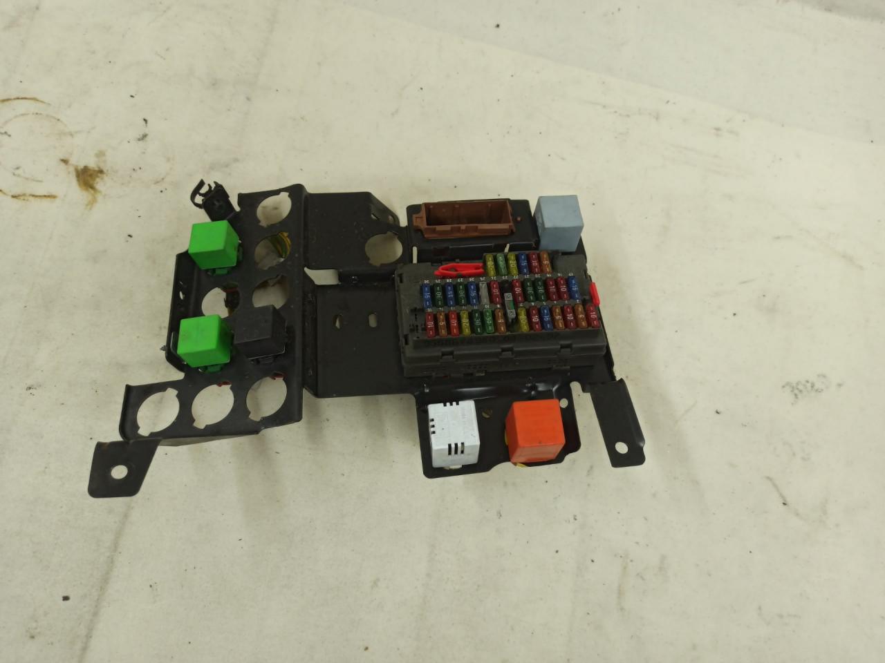 блок предохранителей Citroen Xantia 1 поколение 1996, 2.1 л., дизель, МКПП, универсал, 9568678980 - фото №1