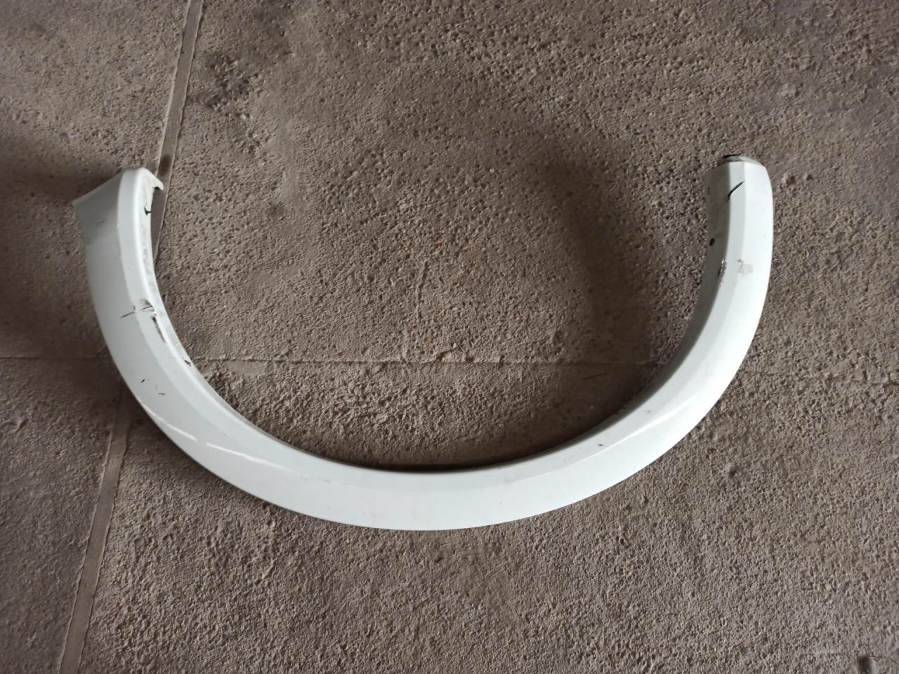 молдинг крыла заднего левого Infiniti QX80 1 поколение Z62 2014, 5.6 л., VK56DE, бензин, АКПП, белый, внедорожник 5 дв., задний привод - фото №1