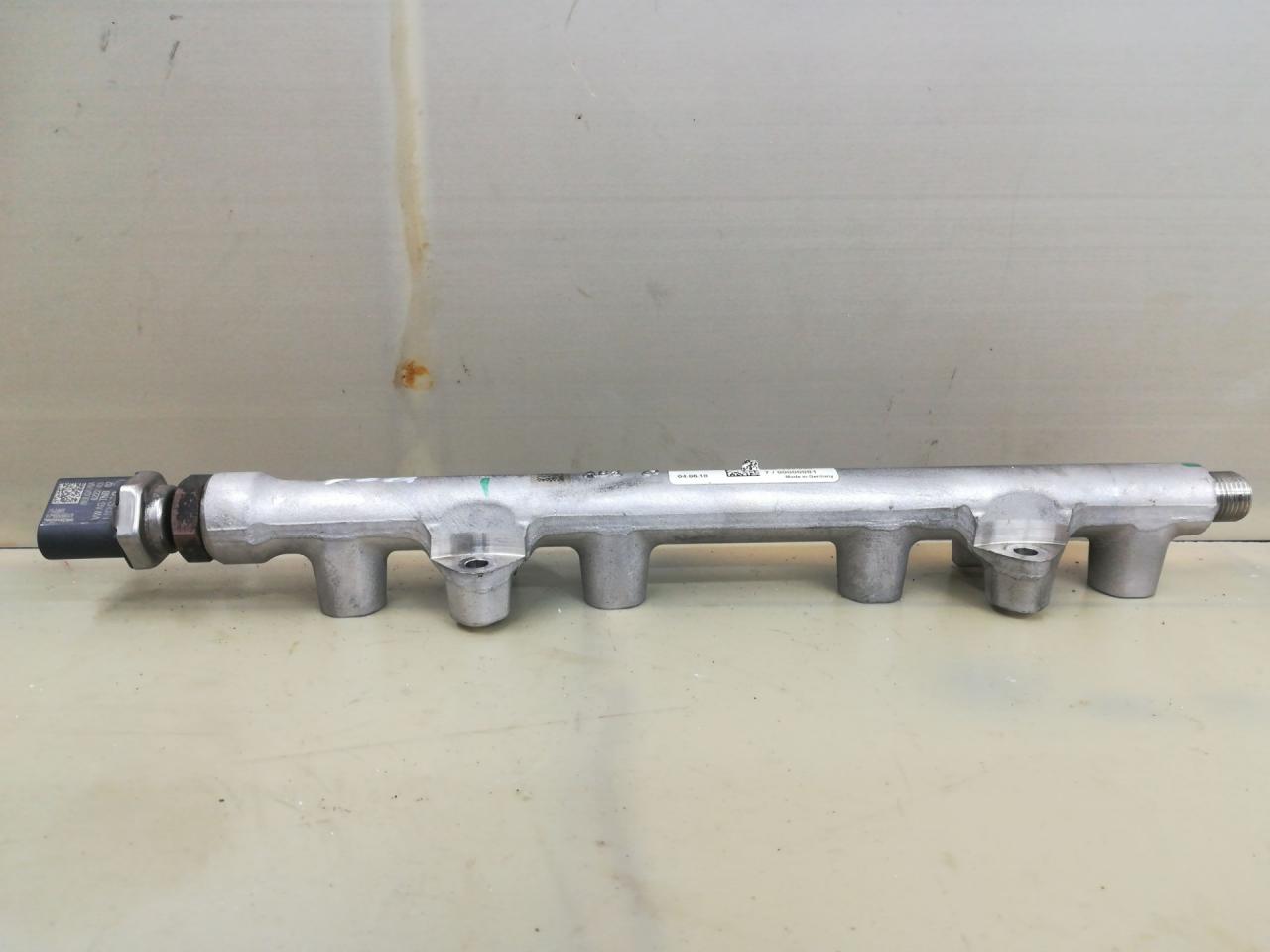 топливная рампа Volkswagen Jetta 7 поколение 2019, 1.4 л., бензин, АКПП, белый, седан, передний привод, 05E133320 - фото №1