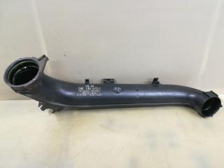 патрубок интеркулера Volkswagen Golf 7 поколение 2016, 1.4 л., CZCA, бензин, АКПП, белый, универсал, передний привод, правый руль, 04E145673C