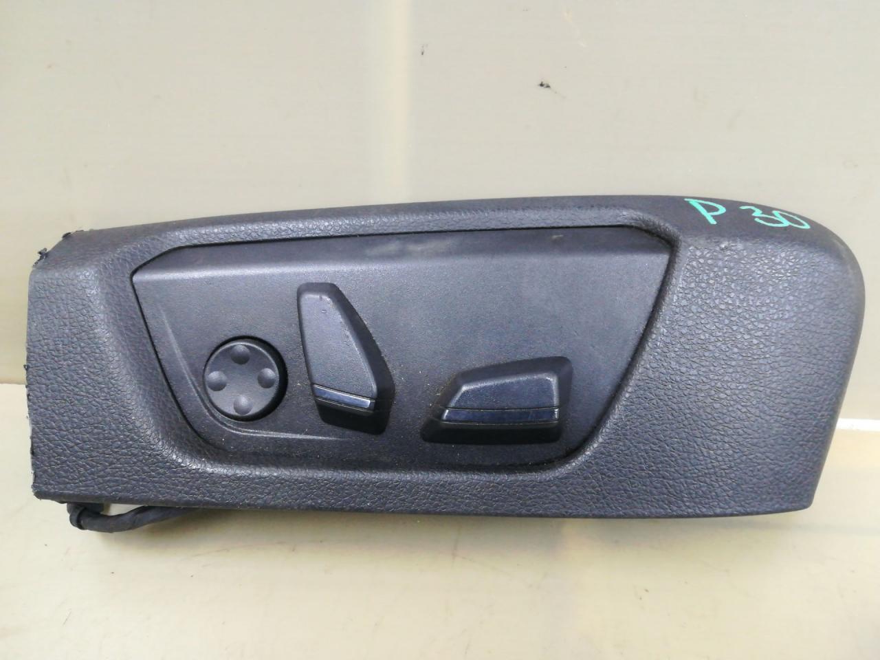 блок управления сиденьем BMW 3 серия F30/F31/F34 F30 2013, 2.0 л., N20 B20 A, бензин, АКПП, черный, седан, полный привод, 7243556, L0246903AA - фото №1