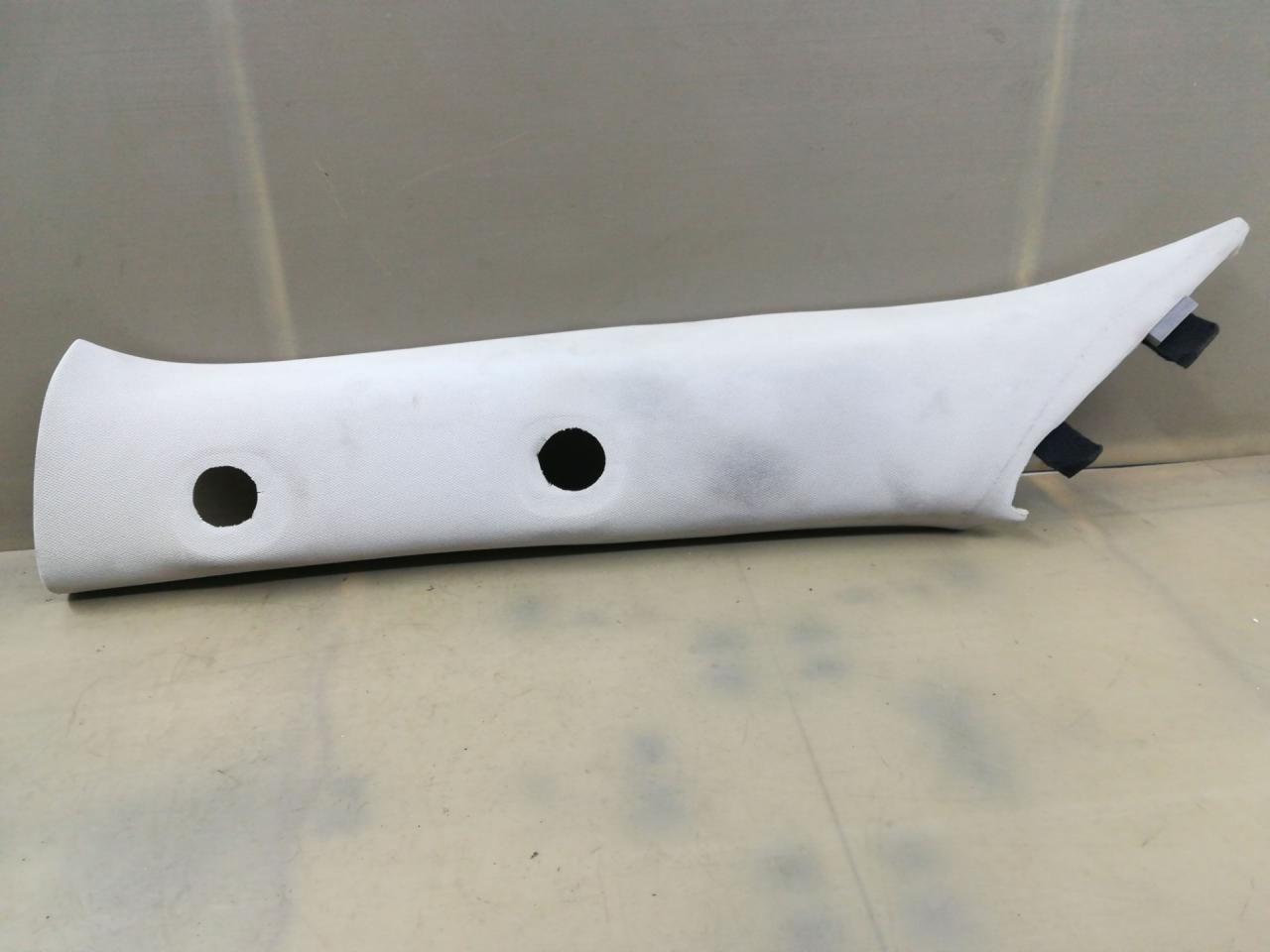 обшивка стойки Infiniti QX80 1 поколение Z62 2014, 5.6 л., VK56DE, бензин, АКПП, белый, внедорожник 5 дв., задний привод, 769121LA0A, 4021031 - фото №1