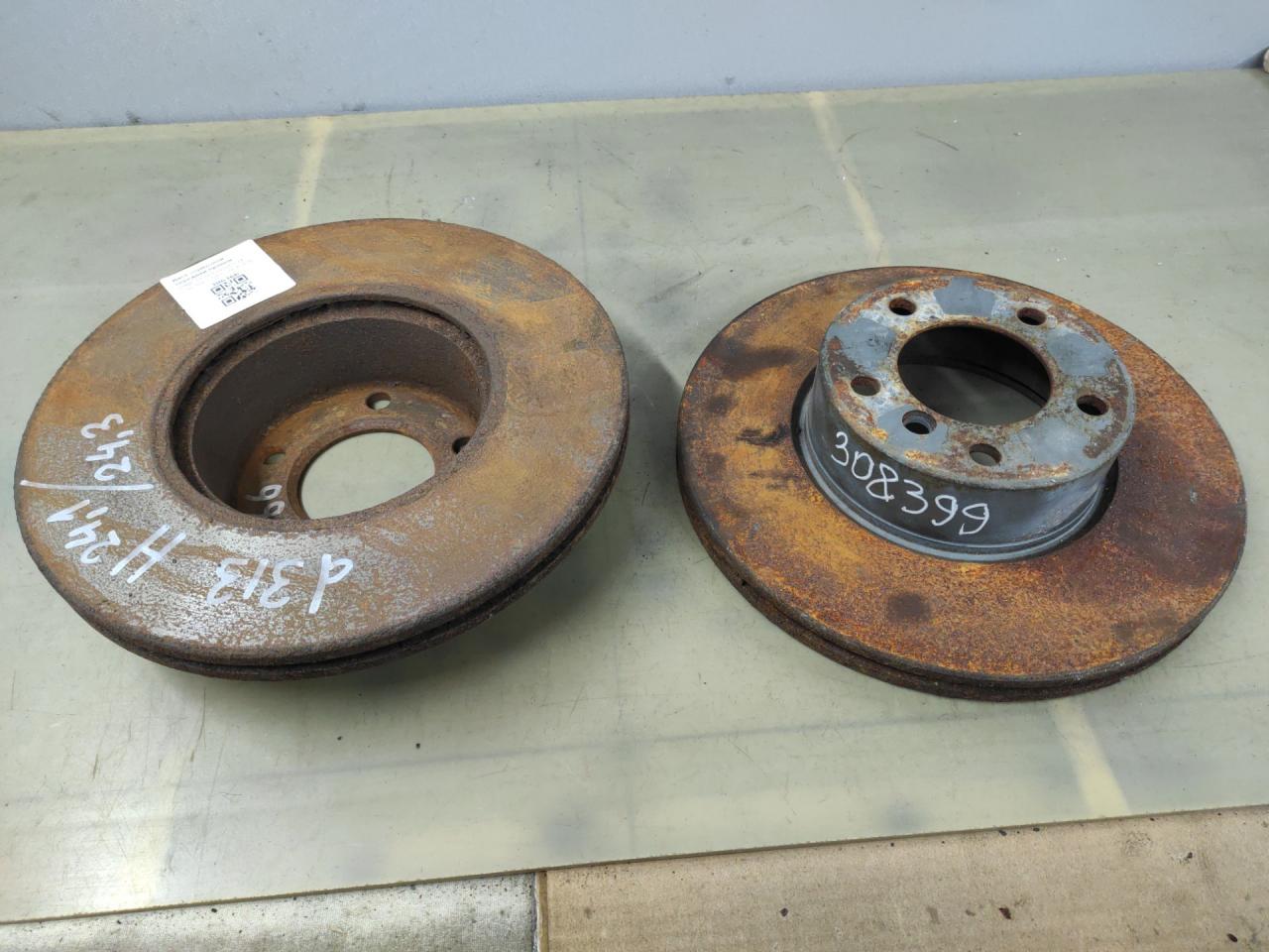 диски тормозные (комплект) BMW 3 серия F30/F31/F34 F30 2013, 2.0 л., N20 B20 A, бензин, АКПП, черный, седан, полный привод - фото №1
