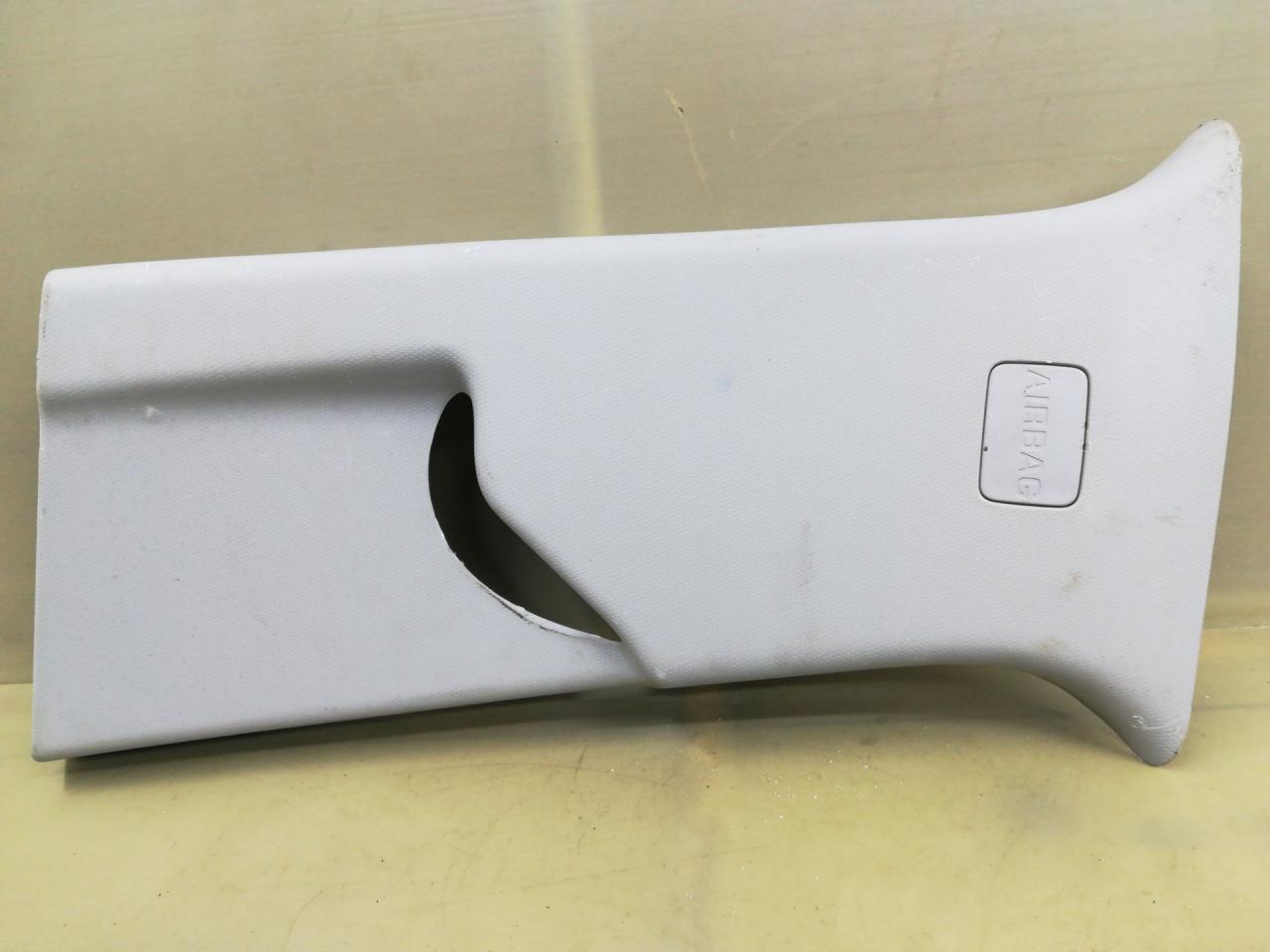 обшивка стойки центральной левой GMC Terrain 2 поколение 2020, 1.5 л., бензин, АКПП, темно-серый, внедорожник 5 дв., полный привод, 84465163, 84206140 - фото №1