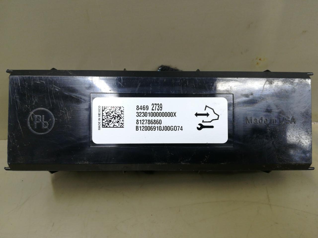 блок управления печки / климат-контроля GMC Terrain 2 поколение 2020, 1.5 л., бензин, АКПП, темно-серый, внедорожник 5 дв., полный привод, 84692739 - фото №1