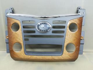 накладка на торпедо (консоль) Infiniti QX80 1 поколение Z62 2014, 5.6 л., VK56DE, бензин, АКПП, белый, внедорожник 5 дв., задний привод, 682601LA3A