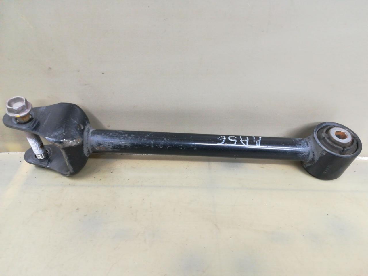 рычаг задний Mazda 3 3 поколение 2016, 2.0 л., бензин, АКПП, серый, седан, передний привод, правый руль - фото №1