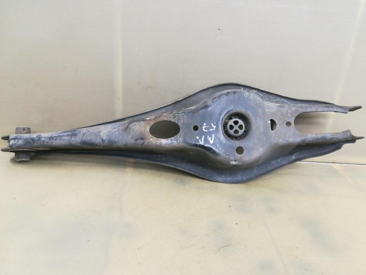 рычаг задний нижний Volkswagen Golf 7 поколение 2016, 1.4 л., CZCA, бензин, АКПП, белый, универсал, передний привод, правый руль, 5Q0505311F - фото №1