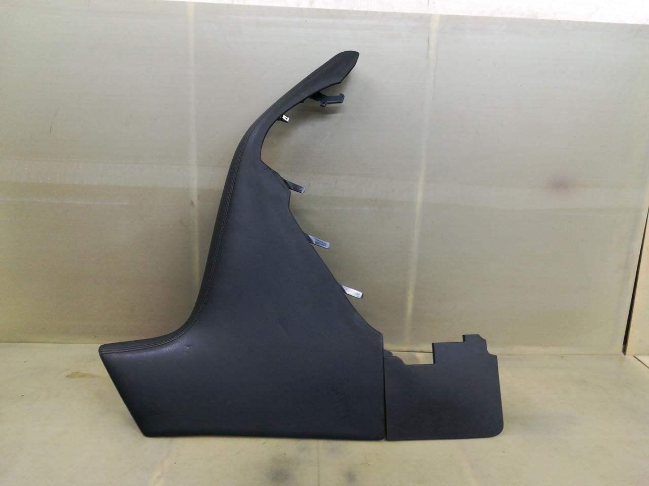 Декоративная накладка центральной консоли Infiniti QX80 1 поколение Z62 2014, 5.6 л., VK56DE, бензин, АКПП, белый, внедорожник 5 дв., задний привод, 682A21LA0A - фото №1