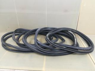 уплотнитель двери Volkswagen Jetta 7 поколение 2019, 1.4 л., бензин, АКПП, белый, седан, передний привод