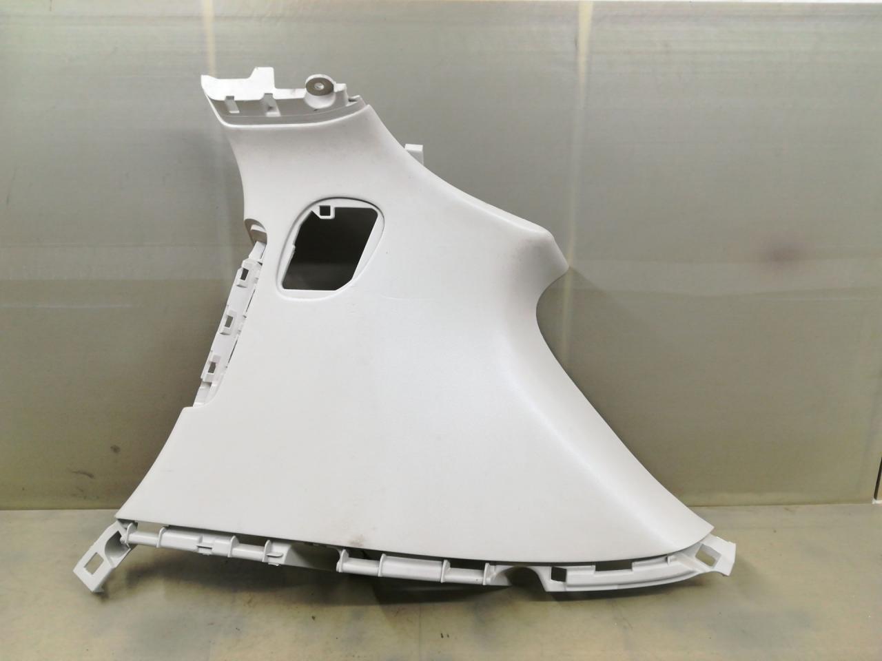 обшивка стойки Infiniti QX80 1 поколение Z62 2014, 5.6 л., VK56DE, бензин, АКПП, белый, внедорожник 5 дв., задний привод, 769371LA0A - фото №1