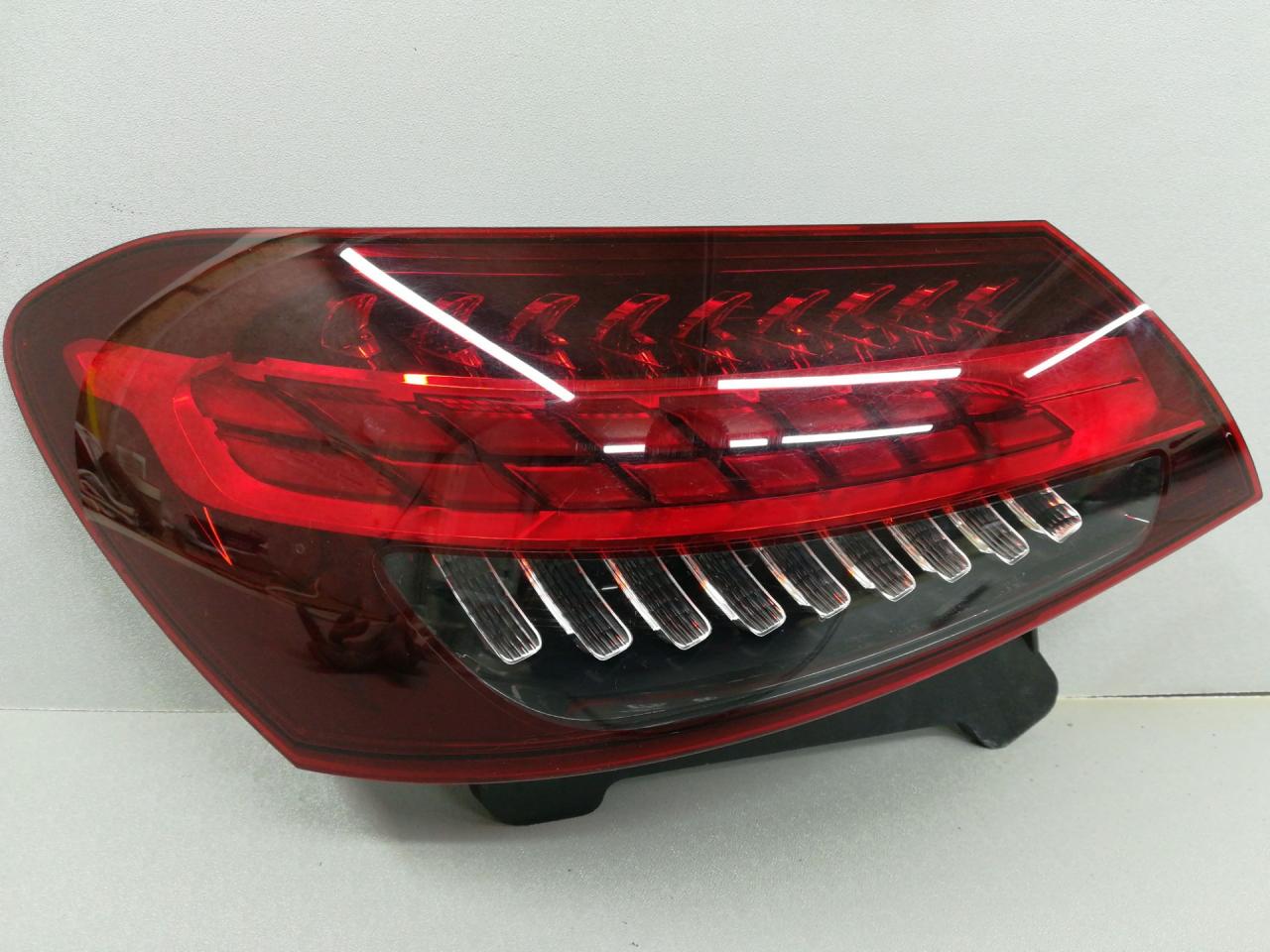 фонарь задний левый Mercedes-Benz E-Класс W213/S213/C238/A238 2016, седан, YAP2289520, A2139065109 - фото №1