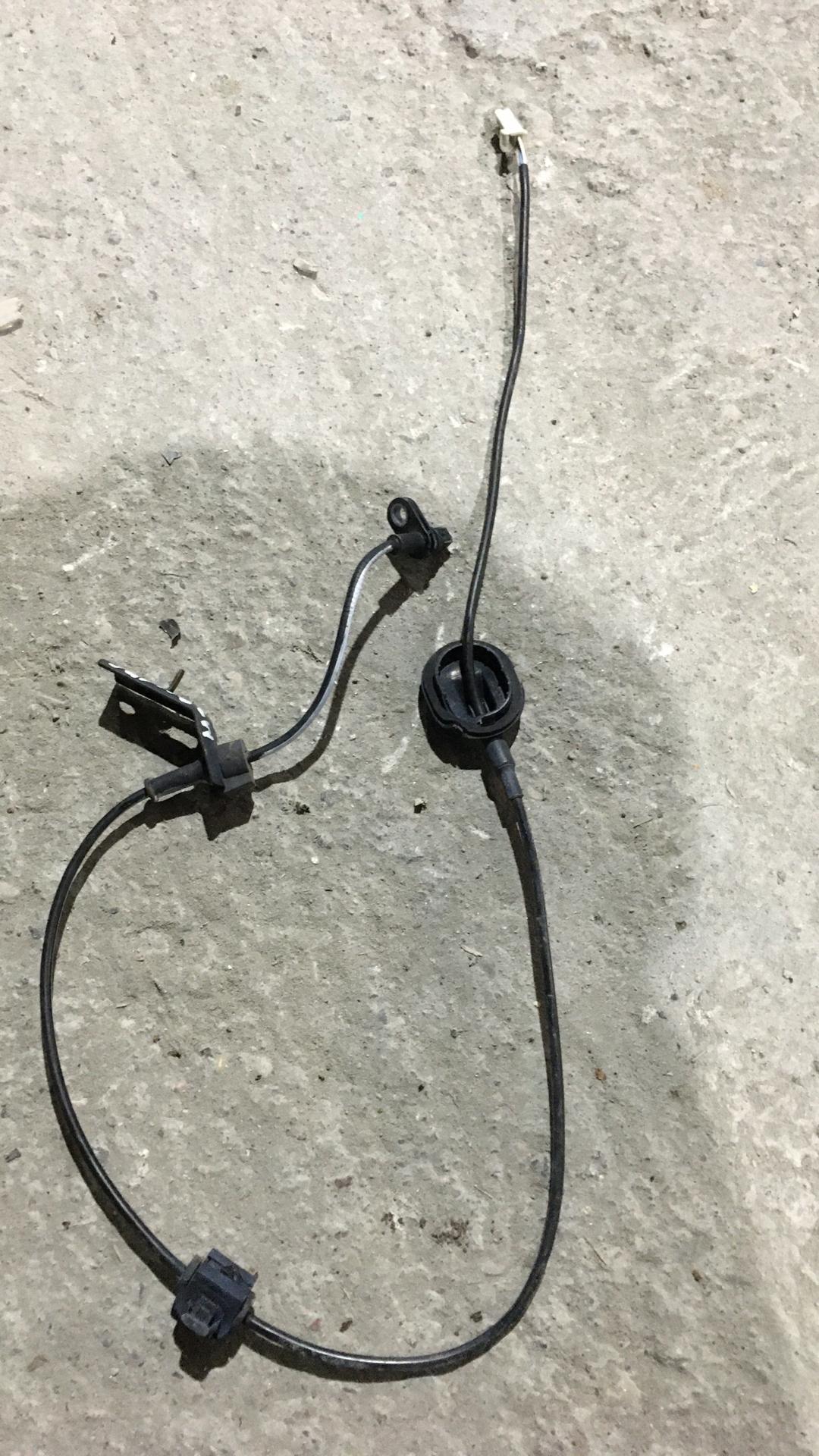 датчик ABS Mazda 3 3 поколение 2015 - фото №1