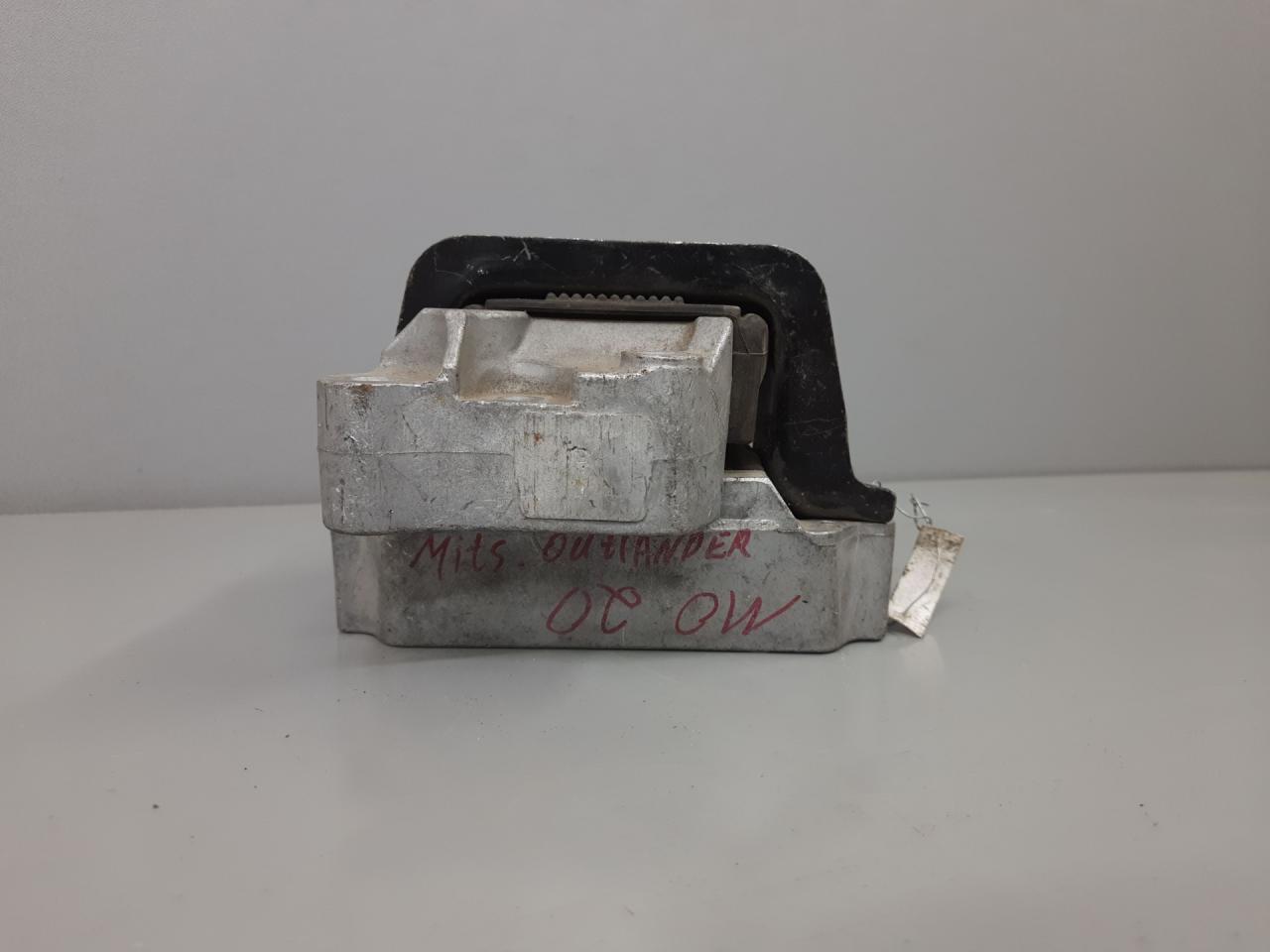 подушка крепления двигателя Mitsubishi Outlander 3 поколение 2013, 2.0 л., 4J11, бензин, АКПП, серый, внедорожник 5 дв., передний привод, правый руль - фото №1