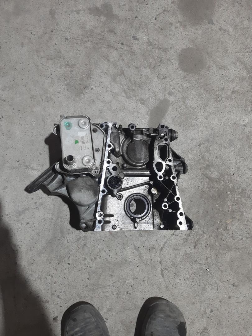 крышка двигателя передняя Mercedes-Benz S-Класс W220 2002 - фото №1